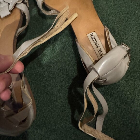 Steve Madden Gray Patent Leather Flats – Strappy Sandal Style Sz 8 - Picture 2 of 4